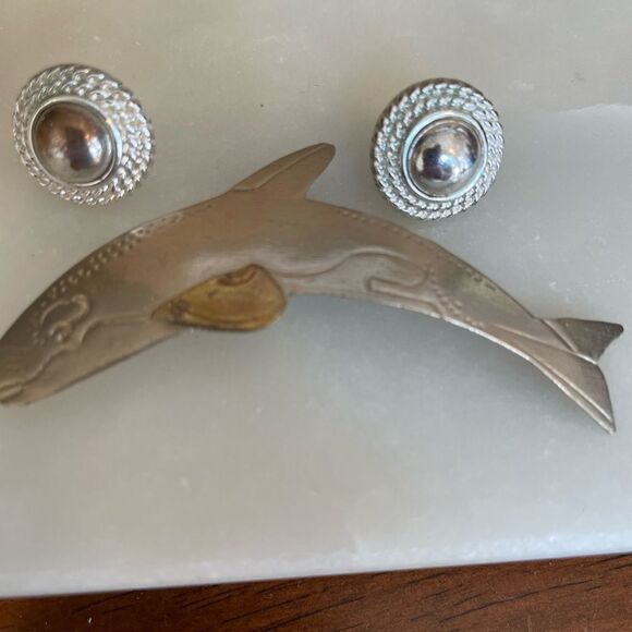 Silver Whale Brooch and Silver tone Earrings - Picture 4 of 11